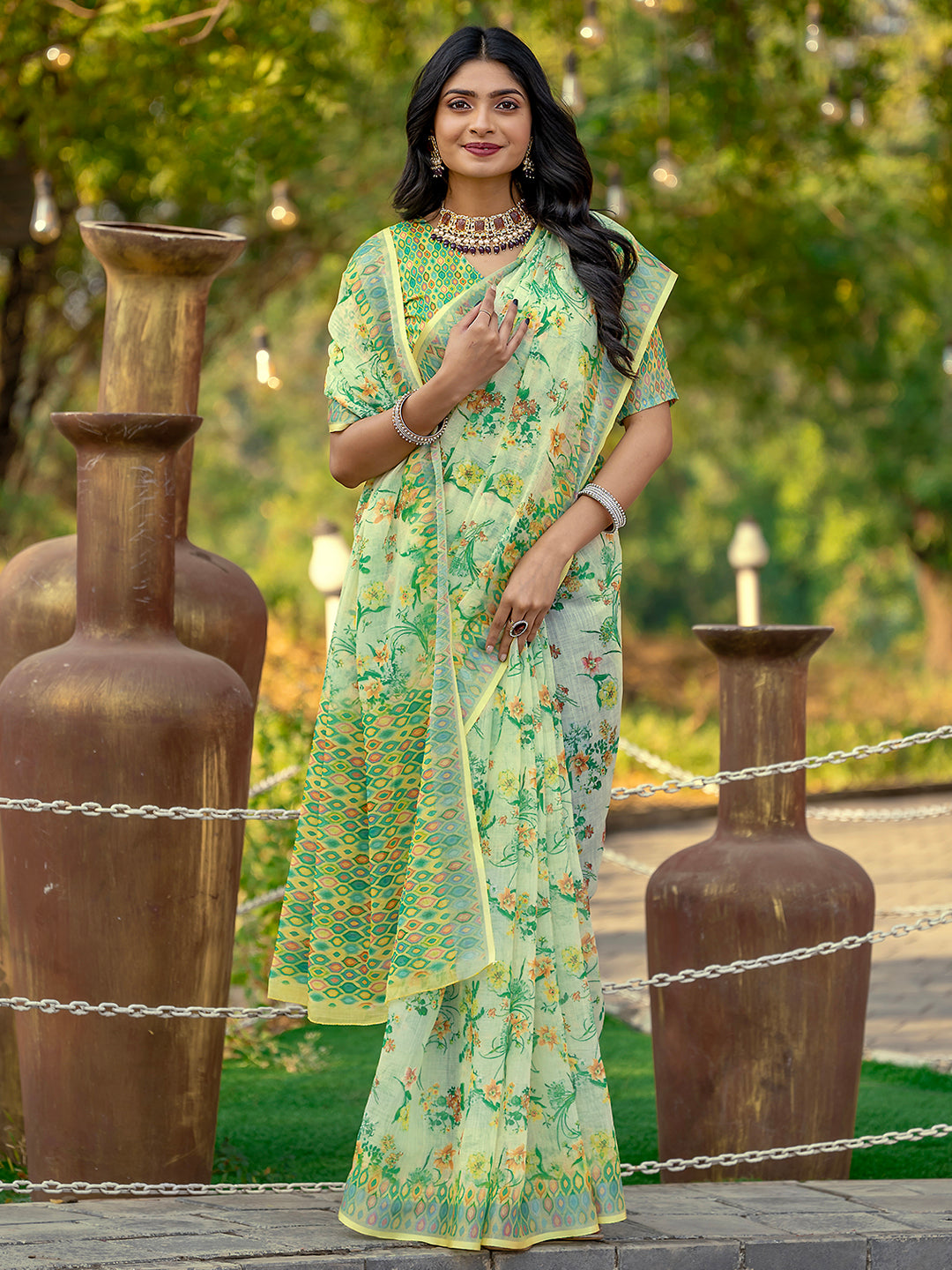 Womens Pure linen printed Saree