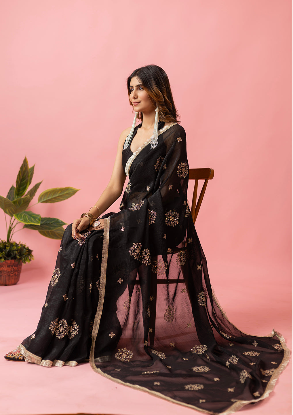Womens Designer Crunchy Silk Chiffon Embroidery Saree