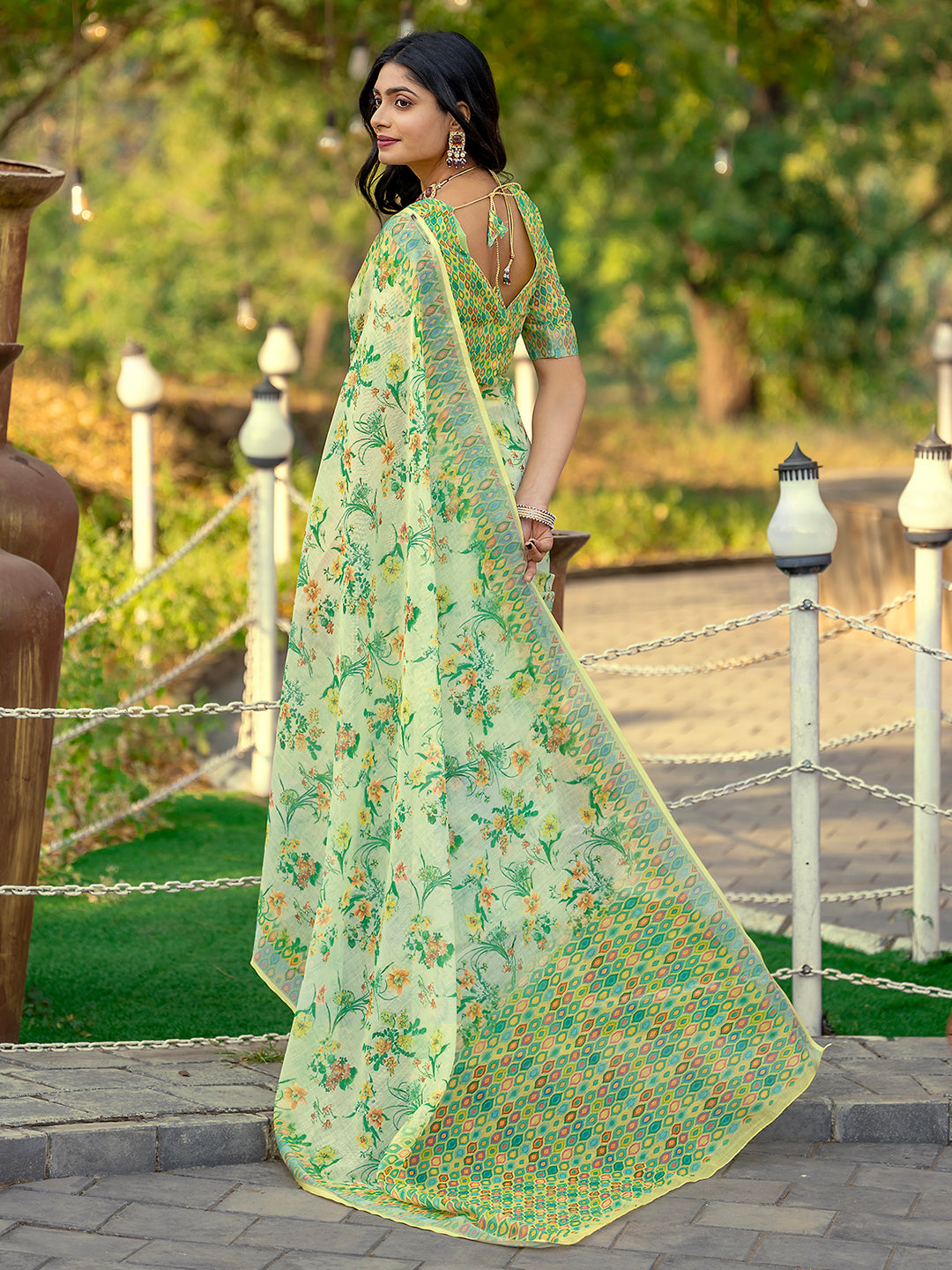 Womens Pure linen printed Saree
