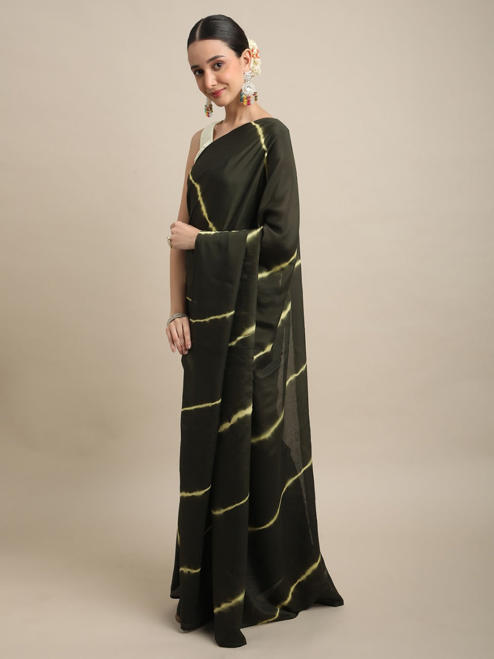 Womens Mehendi Leheriya Printed Saree