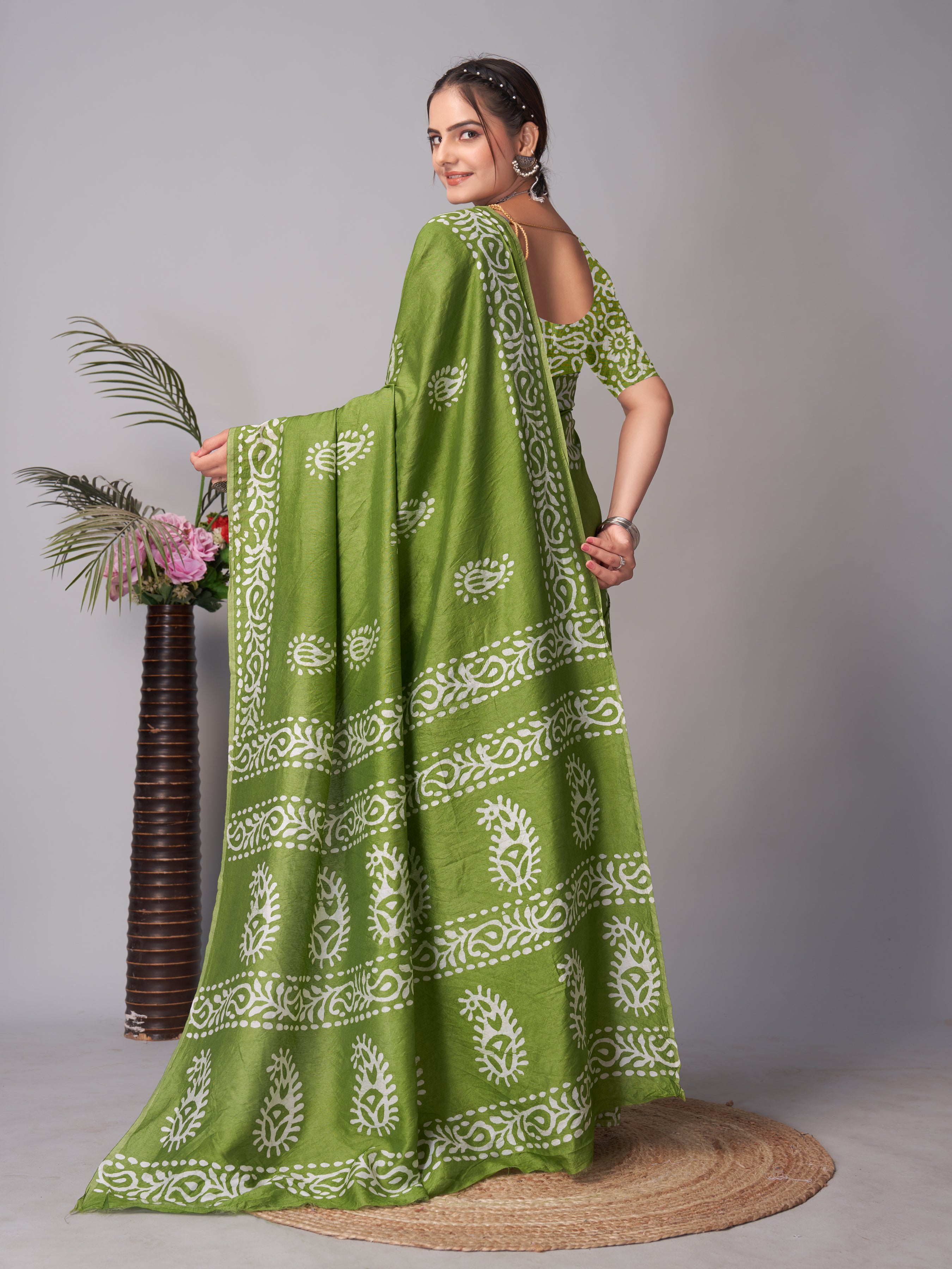 Womens Pure Mul Cotton Batik Print Wine Batik Mango Green Saree