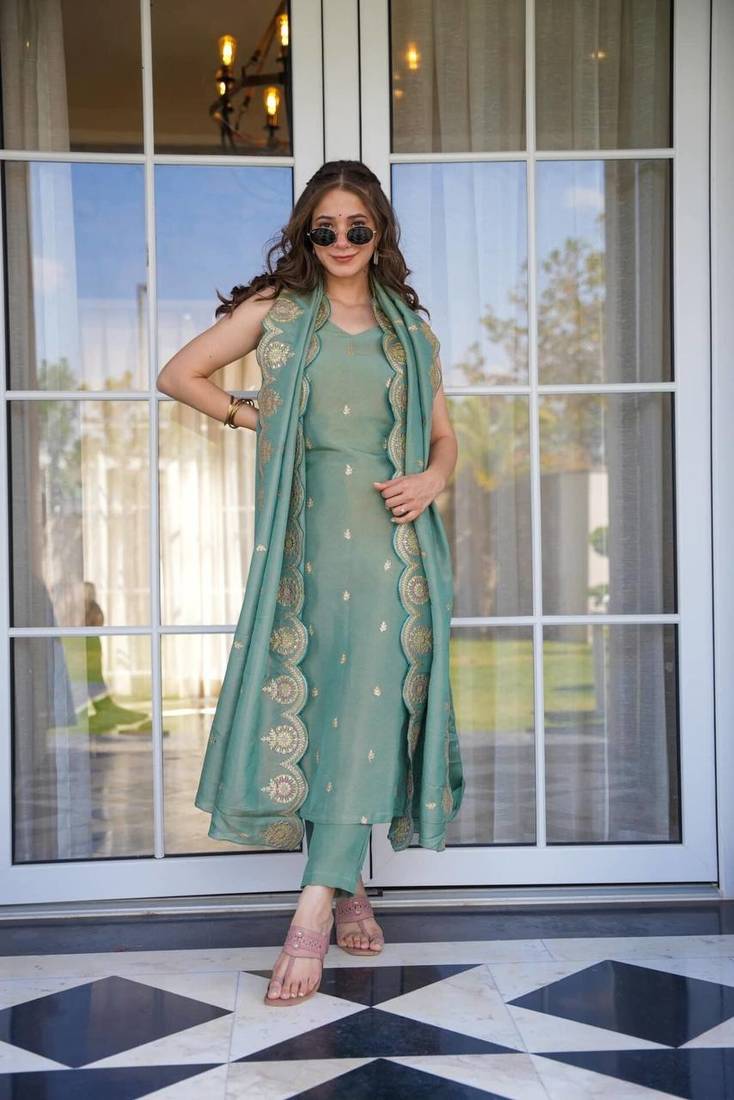 Womens Embroidered Kurti Pant with Dupatta